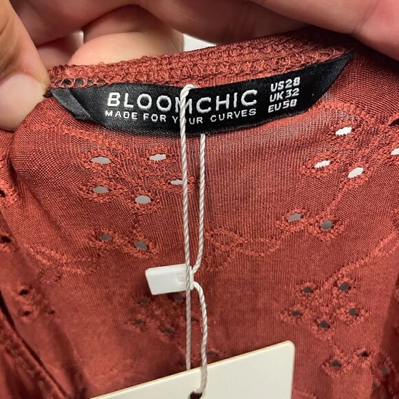 Bloomchic Off Shoulder Blouse NWT - Picture 2 of 5